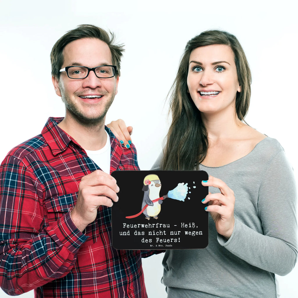 Mouse mat Feuerwehrfrau - Heiß, und das nicht nur wegen des Feuers! PC Zubehör, Designer Mauspad, Mausunterlage, Büroausstattung, Mauspad, Mauspad Büro, Einzigartiges Mauspad, Computer zubehör, Mousepad, Arbeitszimmer, Beruf, Ausbildung, Jubiläum, Abschied, Rente, Kollege, Kollegin, Geschenk, Schenken, Arbeitskollege, Mitarbeiter, Firma, Danke, Dankeschön