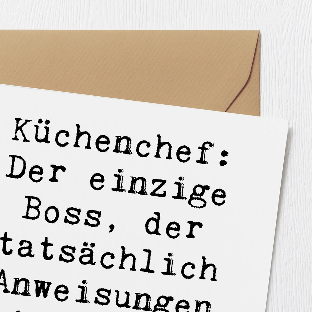 Deluxe Karte Spruch Küchenchef: Der einzige Boss, der tatsächlich Anweisungen mit Messern gibt. Grußkarte, Geburtstagskarte, Hochwertige Grußkarte, Karte, Hochwertige Klappkarte, Einladungskarte, Glückwunschkarte, Klappkarte, Hochzeitskarte, Beruf, Ausbildung, Jubiläum, Abschied, Rente, Kollege, Kollegin, Geschenk, Schenken, Arbeitskollege, Mitarbeiter, Firma, Danke, Dankeschön