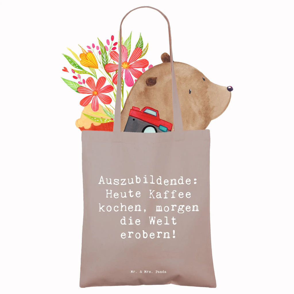 Tote bag Saying Auszubildende: Heute Kaffee kochen, morgen die Welt erobern! Badetasche, Umhängetasche, Einkaufstasche, Tasche, Laptoptasche, Beutel, Stofftasche, Jutetasche, Tragetasche, Stoffbeutel, Strandtasche, Schultertasche, Beuteltasche, Shopper, Jutebeutel, Einkaufstüte, Beruf, Ausbildung, Jubiläum, Abschied, Rente, Kollege, Kollegin, Geschenk, Schenken, Arbeitskollege, Mitarbeiter, Firma, Danke, Dankeschön
