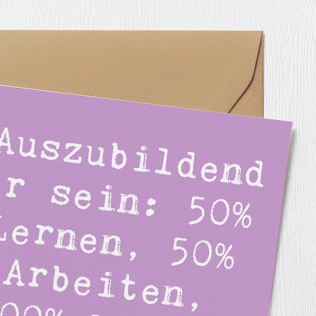 Deluxe Card Saying „Auszubildender sein: 50% Lernen, 50% Arbeiten, 100% Kaffee trinken.“ Karte, Hochwertige Grußkarte, Einladungskarte, Klappkarte, Grußkarte, Hochzeitskarte, Hochwertige Klappkarte, Geburtstagskarte, Glückwunschkarte, Beruf, Ausbildung, Jubiläum, Abschied, Rente, Kollege, Kollegin, Geschenk, Schenken, Arbeitskollege, Mitarbeiter, Firma, Danke, Dankeschön