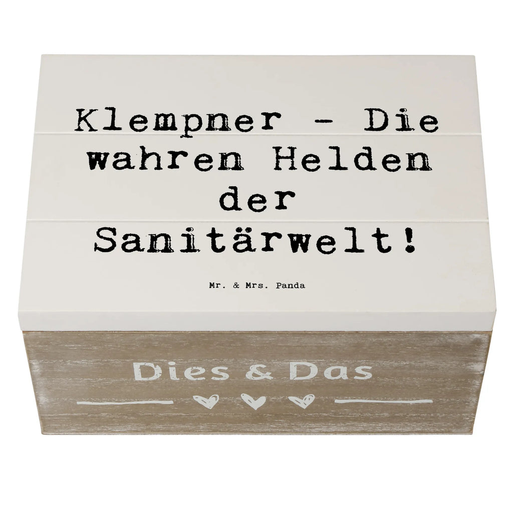 Holzkiste Spruch Klempner Helden Schatulle, Schatzkiste, Erinnerungsbox, XXL, Holzkiste, Geschenkbox, Erinnerungskiste, Truhe, Geschenkdose, Aufbewahrungsbox, Kiste, Dekokiste, Beruf, Ausbildung, Jubiläum, Abschied, Rente, Kollege, Kollegin, Geschenk, Schenken, Arbeitskollege, Mitarbeiter, Firma, Danke, Dankeschön