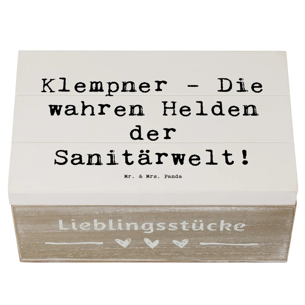 Holzkiste Spruch Klempner Helden Schatulle, Schatzkiste, Erinnerungsbox, XXL, Holzkiste, Geschenkbox, Erinnerungskiste, Truhe, Geschenkdose, Aufbewahrungsbox, Kiste, Dekokiste, Beruf, Ausbildung, Jubiläum, Abschied, Rente, Kollege, Kollegin, Geschenk, Schenken, Arbeitskollege, Mitarbeiter, Firma, Danke, Dankeschön