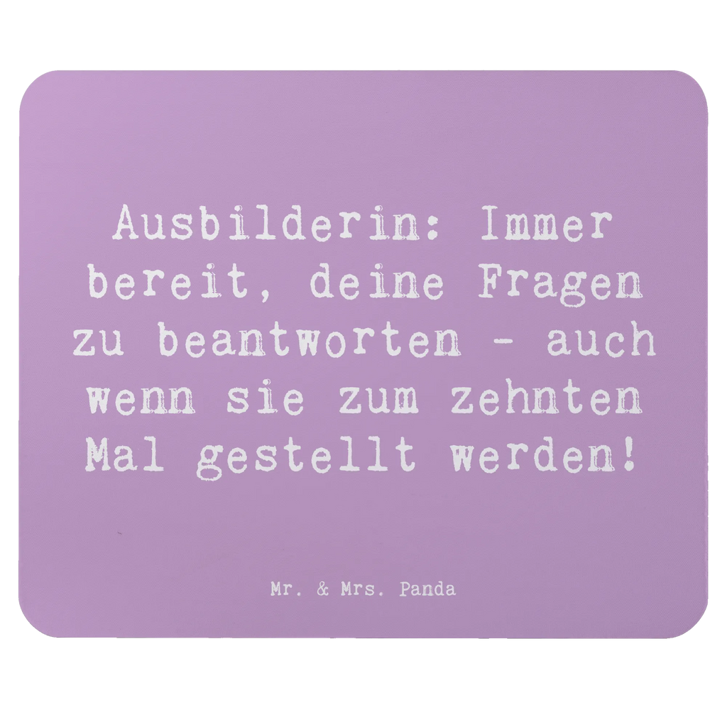 Mauspad Spruch Ausbilderin: Immer bereit, deine Fragen zu beantworten - auch wenn sie zum zehnten Mal gestellt werden! Arbeitszimmer, Computer, Mausmatte, Mousepad, Mauspad Büro, Computer zubehör, Büroausstattung, Schenken, Designer Mauspad, Laptop, Bürobedarf, Lernen, PC Zubehör, Mauspad, Mausunterlage, Einzigartiges Mauspad, Home Office, Geschenk, Jubiläum, Danke, Dankeschön, Beruf, Ausbildung, Abschied, Rente, Kollege, Kollegin, Arbeitskollege, Mitarbeiter, Firma
