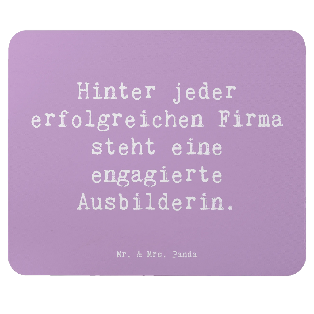 Mauspad Spruch Hinter jeder erfolgreichen Firma steht eine engagierte Ausbilderin. Büroausstattung, Mauspad, Computer, Mausmatte, Bürobedarf, Mausunterlage, Lernen, Schenken, PC Zubehör, Home Office, Mauspad Büro, Arbeitszimmer, Designer Mauspad, Laptop, Mousepad, Einzigartiges Mauspad, Computer zubehör, Geschenk, Jubiläum, Danke, Dankeschön, Beruf, Ausbildung, Abschied, Rente, Kollege, Kollegin, Arbeitskollege, Mitarbeiter, Firma