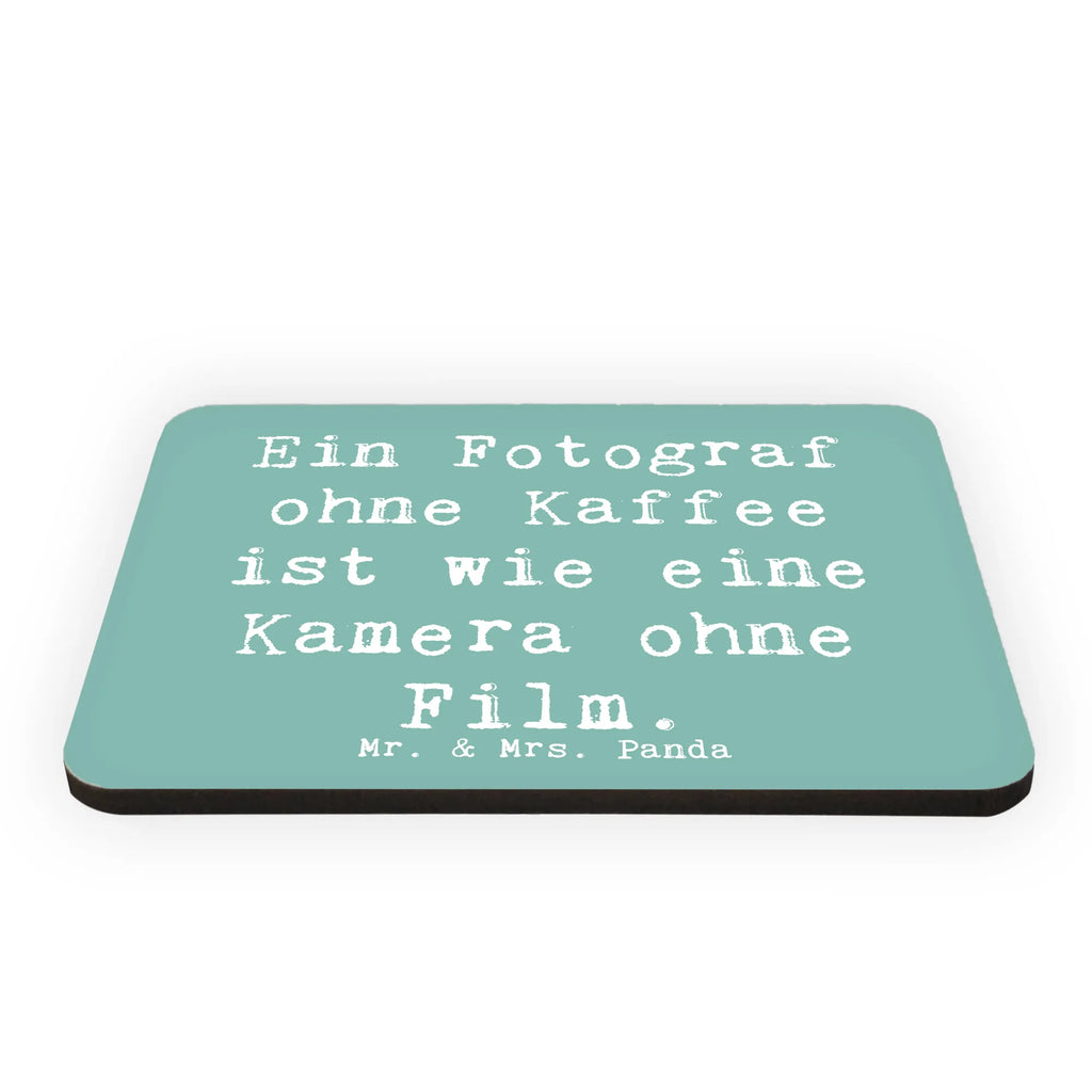 Magnet Saying Ein Fotograf ohne Kaffee ist wie eine Kamera ohne Film. Kühlschrankmagnet, Notiz Magnet, Souvenir Magnet, Kühlschrank Dekoration, Pinnwandmagnet, Dekomagnet, Motivmagnete, Whiteboard Magnet, Beruf, Ausbildung, Jubiläum, Abschied, Rente, Kollege, Kollegin, Geschenk, Schenken, Arbeitskollege, Mitarbeiter, Firma, Danke, Dankeschön
