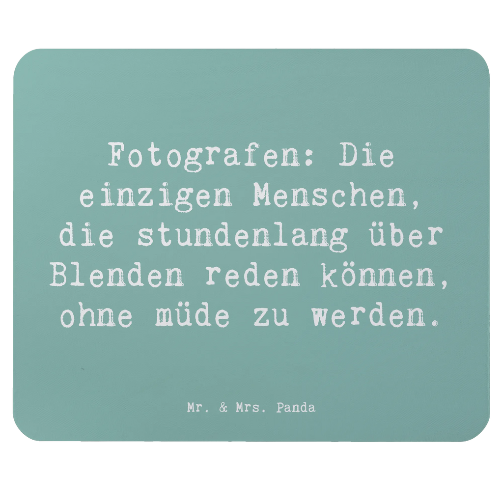Mauspad Spruch Fotografen: Die einzigen Menschen, die stundenlang über Blenden reden können, ohne müde zu werden. Mausunterlage, Mousepad, Designer Mauspad, PC Zubehör, Mauspad, Arbeitszimmer, Computer zubehör, Mauspad Büro, Büroausstattung, Einzigartiges Mauspad, Beruf, Ausbildung, Jubiläum, Abschied, Rente, Kollege, Kollegin, Geschenk, Schenken, Arbeitskollege, Mitarbeiter, Firma, Danke, Dankeschön