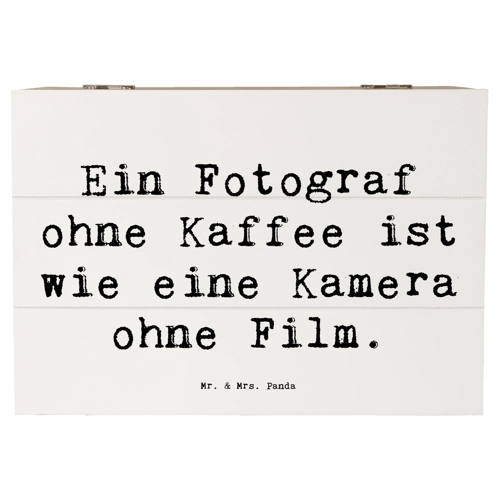 Holzkiste Spruch Ein Fotograf ohne Kaffee ist wie eine Kamera ohne Film. Holzkiste, Schatulle, Erinnerungsbox, XXL, Geschenkdose, Aufbewahrungsbox, Dekokiste, Kiste, Truhe, Erinnerungskiste, Schatzkiste, Geschenkbox, Beruf, Ausbildung, Jubiläum, Abschied, Rente, Kollege, Kollegin, Geschenk, Schenken, Arbeitskollege, Mitarbeiter, Firma, Danke, Dankeschön