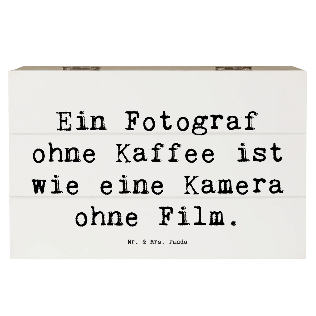 Holzkiste Spruch Ein Fotograf ohne Kaffee ist wie eine Kamera ohne Film. Holzkiste, Schatulle, Erinnerungsbox, XXL, Geschenkdose, Aufbewahrungsbox, Dekokiste, Kiste, Truhe, Erinnerungskiste, Schatzkiste, Geschenkbox, Beruf, Ausbildung, Jubiläum, Abschied, Rente, Kollege, Kollegin, Geschenk, Schenken, Arbeitskollege, Mitarbeiter, Firma, Danke, Dankeschön