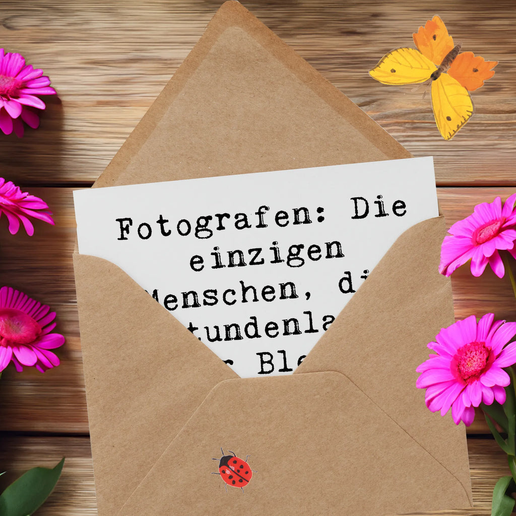 Deluxe Karte Spruch Fotografen: Die einzigen Menschen, die stundenlang über Blenden reden können, ohne müde zu werden. Hochzeitskarte, Karte, Hochwertige Klappkarte, Geburtstagskarte, Einladungskarte, Hochwertige Grußkarte, Glückwunschkarte, Klappkarte, Grußkarte, Beruf, Ausbildung, Jubiläum, Abschied, Rente, Kollege, Kollegin, Geschenk, Schenken, Arbeitskollege, Mitarbeiter, Firma, Danke, Dankeschön