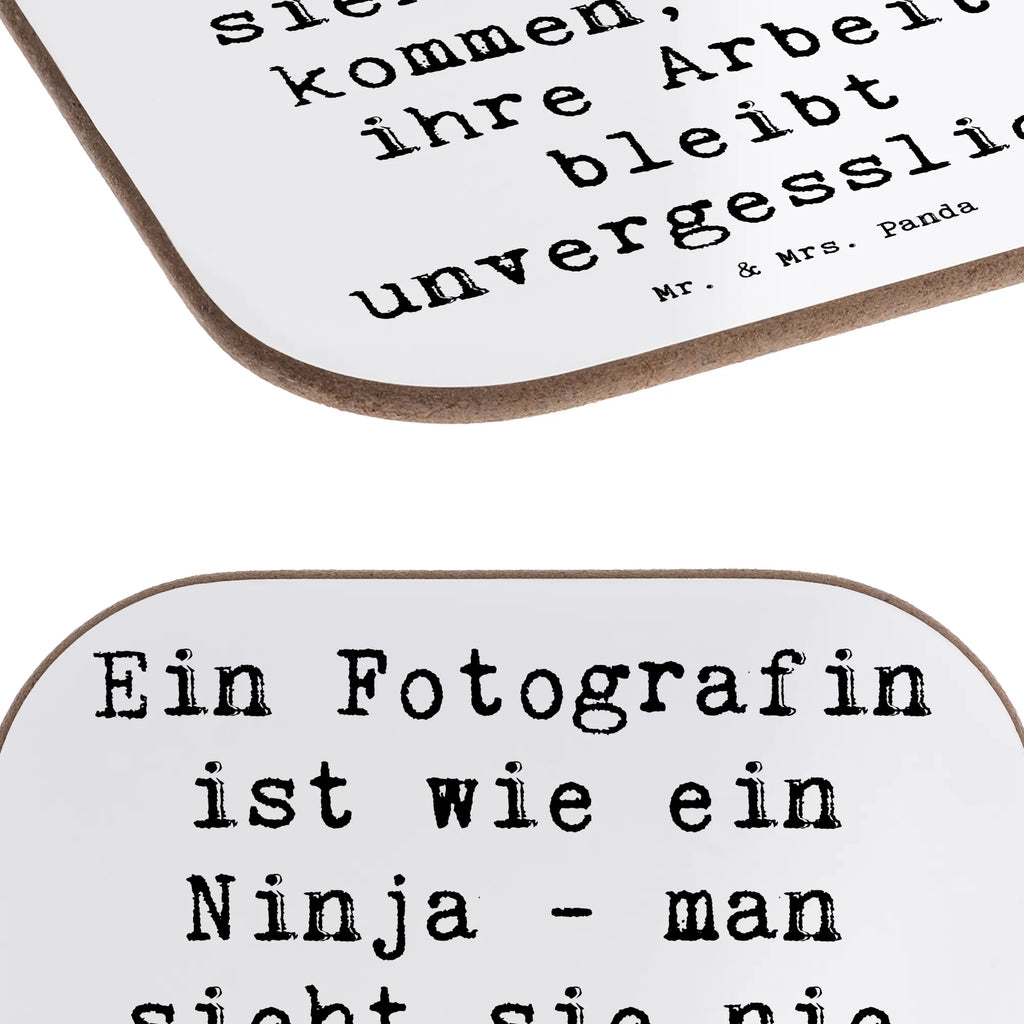 Untersetzer Spruch Ein Fotografin ist wie ein Ninja - man sieht sie nie kommen, aber ihre Arbeit bleibt unvergesslich! Untersetzer aus Holz, Untersetzer Design, Untersetzer Gläser, Bierdeckel, Glasuntersetzer, Korkuntersetzer, Tassen Untersetzer, Untersetzer für Gläser, Holzuntersetzer, Untersetzer, Getränkeuntersetzer, Untersetzer Holz, Beruf, Ausbildung, Jubiläum, Abschied, Rente, Kollege, Kollegin, Geschenk, Schenken, Arbeitskollege, Mitarbeiter, Firma, Danke, Dankeschön