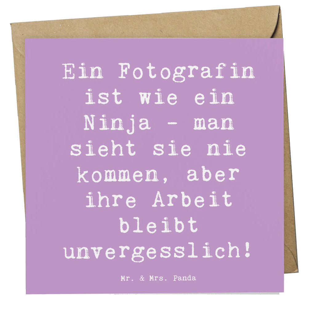 Deluxe Karte Spruch Ein Fotografin ist wie ein Ninja - man sieht sie nie kommen, aber ihre Arbeit bleibt unvergesslich! Karte, Hochwertige Grußkarte, Einladungskarte, Hochwertige Klappkarte, Grußkarte, Klappkarte, Geburtstagskarte, Hochzeitskarte, Glückwunschkarte, Beruf, Ausbildung, Jubiläum, Abschied, Rente, Kollege, Kollegin, Geschenk, Schenken, Arbeitskollege, Mitarbeiter, Firma, Danke, Dankeschön