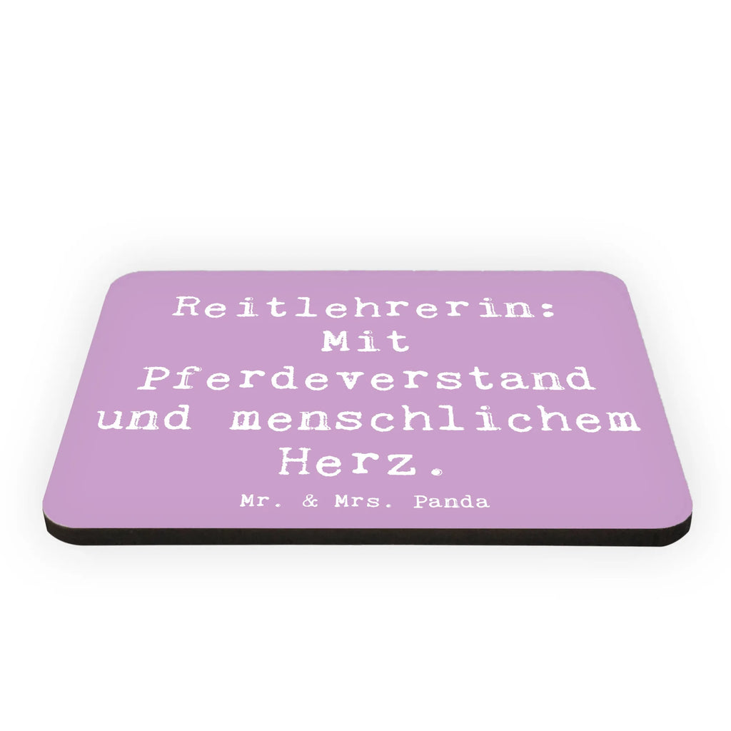 Magnet Saying Reitlehrerin: Mit Pferdeverstand und menschlichem Herz. Pinnwandmagnet, Notiz Magnet, Motivmagnete, Kühlschrankmagnet, Dekomagnet, Whiteboard Magnet, Kühlschrank Dekoration, Souvenir Magnet, Beruf, Ausbildung, Jubiläum, Abschied, Rente, Kollege, Kollegin, Geschenk, Schenken, Arbeitskollege, Mitarbeiter, Firma, Danke, Dankeschön