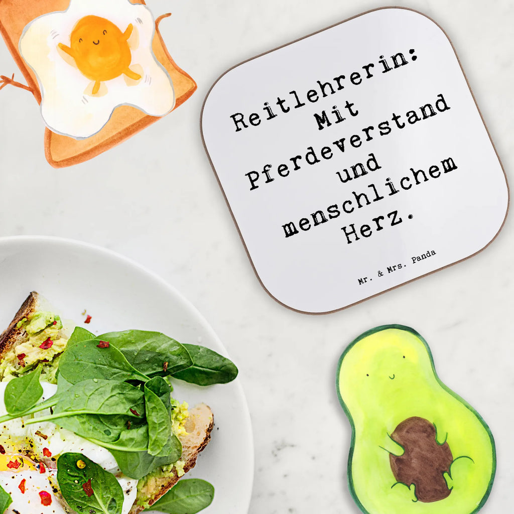 Untersetzer Spruch Reitlehrerin: Mit Pferdeverstand und menschlichem Herz. Glasuntersetzer, Untersetzer Gläser, Korkuntersetzer, Untersetzer Design, Untersetzer aus Holz, Bierdeckel, Untersetzer Holz, Holzuntersetzer, Untersetzer, Untersetzer für Gläser, Getränkeuntersetzer, Tassen Untersetzer, Beruf, Ausbildung, Jubiläum, Abschied, Rente, Kollege, Kollegin, Geschenk, Schenken, Arbeitskollege, Mitarbeiter, Firma, Danke, Dankeschön
