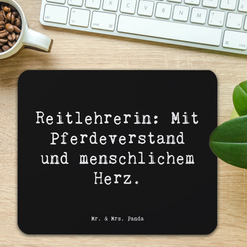 Mouse mat Saying Reitlehrerin: Mit Pferdeverstand und menschlichem Herz. PC Zubehör, Mausunterlage, Mauspad, Einzigartiges Mauspad, Büroausstattung, Mauspad Büro, Arbeitszimmer, Mousepad, Designer Mauspad, Computer zubehör, Beruf, Ausbildung, Jubiläum, Abschied, Rente, Kollege, Kollegin, Geschenk, Schenken, Arbeitskollege, Mitarbeiter, Firma, Danke, Dankeschön