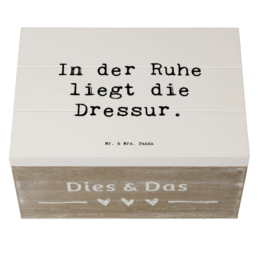 Wooden chest Saying In der Ruhe liegt die Dressur. Erinnerungsbox, Holzkiste, Geschenkbox, Truhe, Erinnerungskiste, XXL, Aufbewahrungsbox, Schatulle, Schatzkiste, Kiste, Geschenkdose, Dekokiste, Beruf, Ausbildung, Jubiläum, Abschied, Rente, Kollege, Kollegin, Geschenk, Schenken, Arbeitskollege, Mitarbeiter, Firma, Danke, Dankeschön