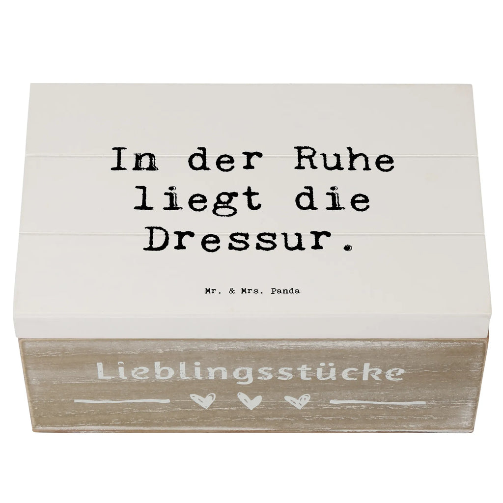 Wooden chest Saying In der Ruhe liegt die Dressur. Erinnerungsbox, Holzkiste, Geschenkbox, Truhe, Erinnerungskiste, XXL, Aufbewahrungsbox, Schatulle, Schatzkiste, Kiste, Geschenkdose, Dekokiste, Beruf, Ausbildung, Jubiläum, Abschied, Rente, Kollege, Kollegin, Geschenk, Schenken, Arbeitskollege, Mitarbeiter, Firma, Danke, Dankeschön