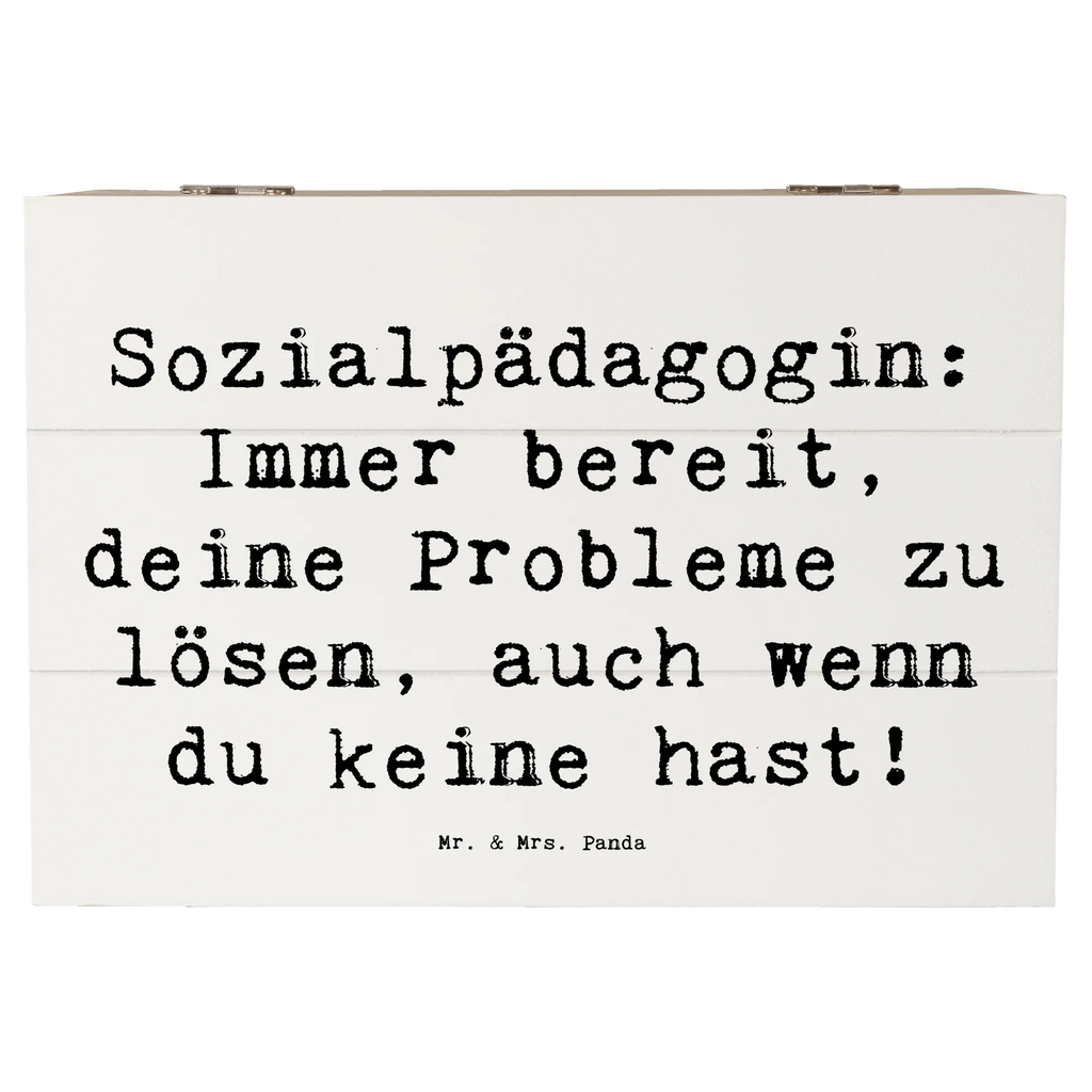 Holzkiste Spruch Sozialpädagogin: Immer bereit, deine Probleme zu lösen, auch wenn du keine hast! Geschenkdose, Erinnerungskiste, Kiste, Aufbewahrungsbox, XXL, Holzkiste, Truhe, Geschenkbox, Dekokiste, Schatulle, Schatzkiste, Erinnerungsbox, Beruf, Ausbildung, Jubiläum, Abschied, Rente, Kollege, Kollegin, Geschenk, Schenken, Arbeitskollege, Mitarbeiter, Firma, Danke, Dankeschön