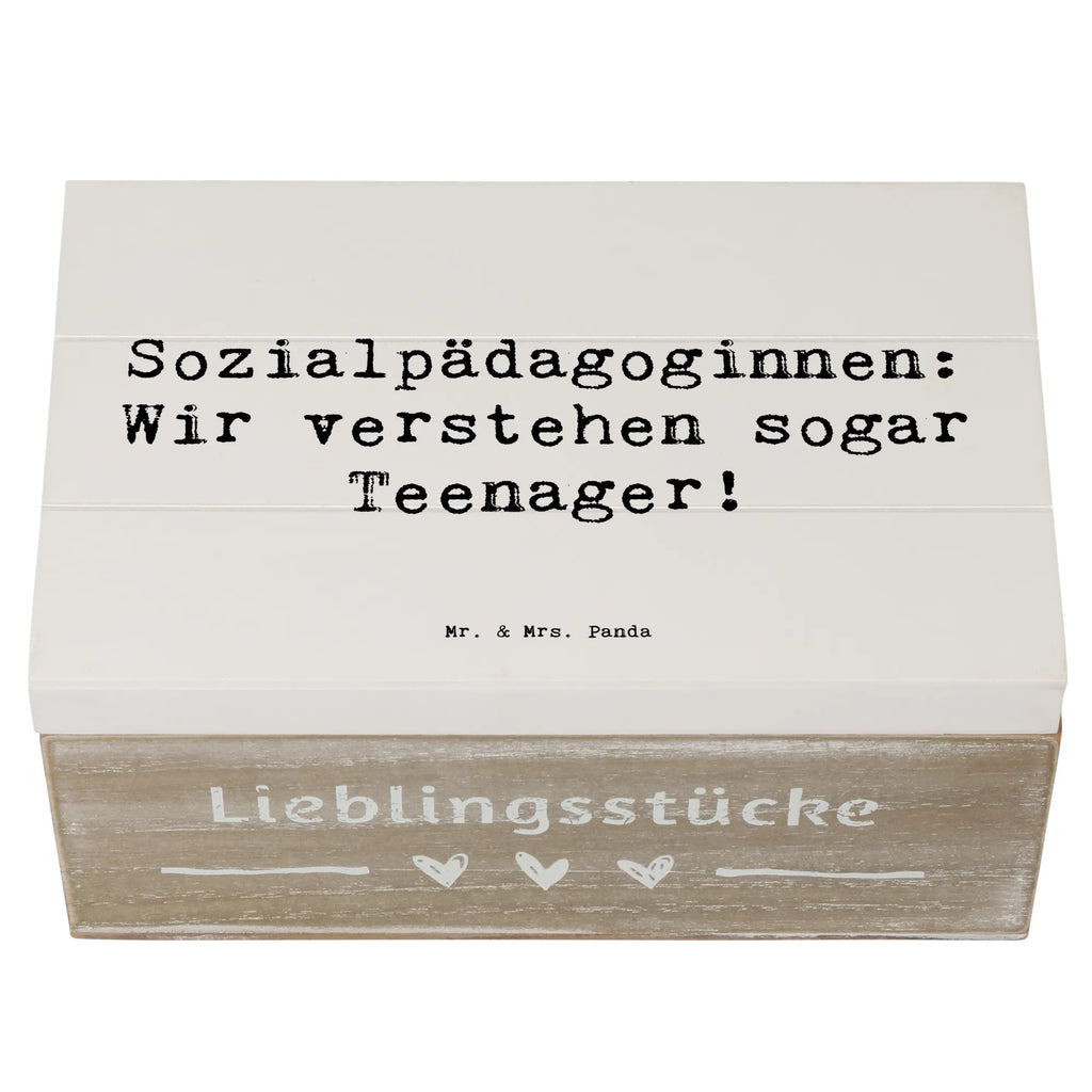 Holzkiste Spruch Sozialpädagoginnen: Wir verstehen sogar Teenager! Schatulle, Dekokiste, Erinnerungskiste, Aufbewahrungsbox, Truhe, Erinnerungsbox, Schatzkiste, Geschenkbox, Geschenkdose, Holzkiste, XXL, Kiste, Beruf, Ausbildung, Jubiläum, Abschied, Rente, Kollege, Kollegin, Geschenk, Schenken, Arbeitskollege, Mitarbeiter, Firma, Danke, Dankeschön