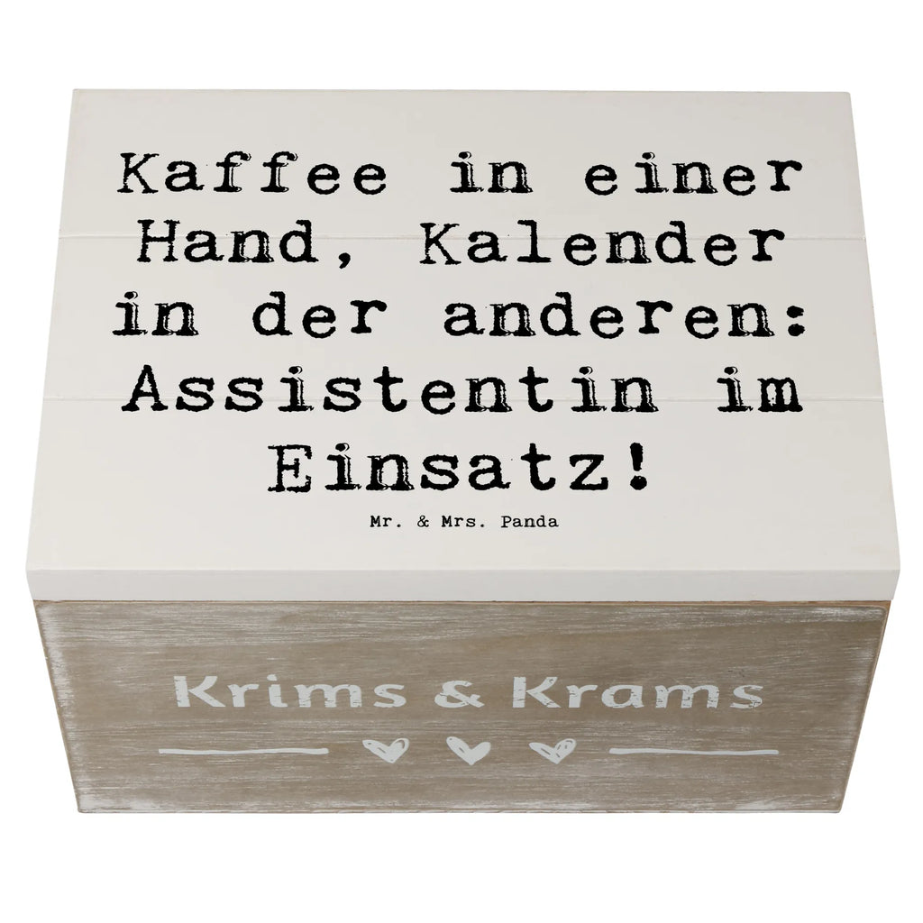 Wooden chest Saying Kaffee in einer Hand, Kalender in der anderen: Assistentin im Einsatz! Geschenkdose, Aufbewahrungsbox, Erinnerungsbox, XXL, Holzkiste, Kiste, Truhe, Dekokiste, Schatulle, Geschenkbox, Schatzkiste, Erinnerungskiste, Beruf, Ausbildung, Jubiläum, Abschied, Rente, Kollege, Kollegin, Geschenk, Schenken, Arbeitskollege, Mitarbeiter, Firma, Danke, Dankeschön