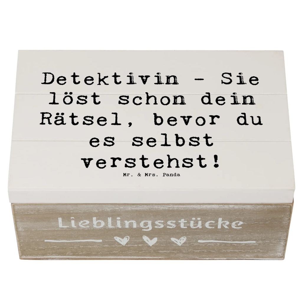 Holzkiste Spruch Detektivin - Sie löst schon dein Rätsel, bevor du es selbst verstehst! Aufbewahrungsbox, Kiste, Geschenkdose, Holzkiste, Erinnerungsbox, Schatulle, Schatzkiste, XXL, Truhe, Erinnerungskiste, Geschenkbox, Dekokiste, Beruf, Ausbildung, Jubiläum, Abschied, Rente, Kollege, Kollegin, Geschenk, Schenken, Arbeitskollege, Mitarbeiter, Firma, Danke, Dankeschön