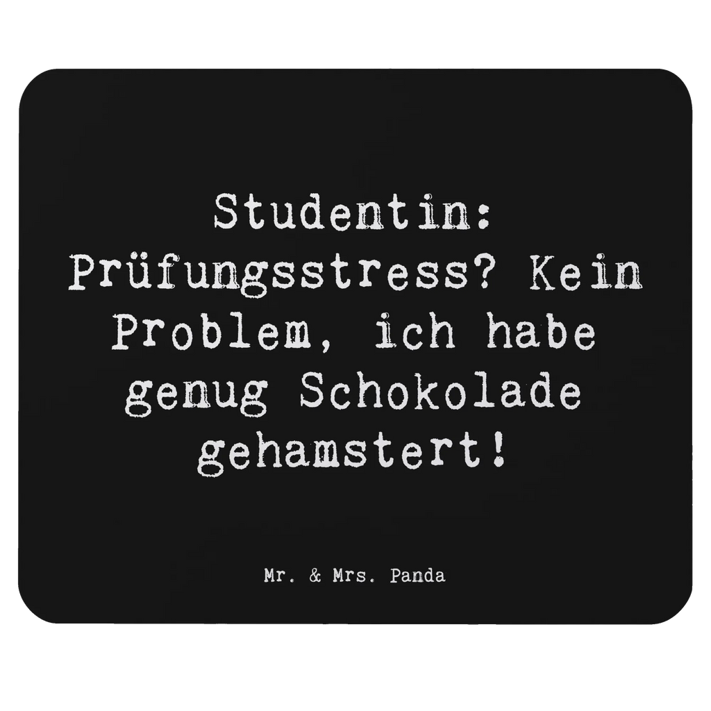 Mauspad Spruch Studentin: Prüfungsstress? Kein Problem, ich habe genug Schokolade gehamstert! Designer Mauspad, Mauspad Büro, Mousepad, Computer zubehör, Einzigartiges Mauspad, Arbeitszimmer, Mausunterlage, PC Zubehör, Mauspad, Büroausstattung, Beruf, Ausbildung, Jubiläum, Abschied, Rente, Kollege, Kollegin, Geschenk, Schenken, Arbeitskollege, Mitarbeiter, Firma, Danke, Dankeschön