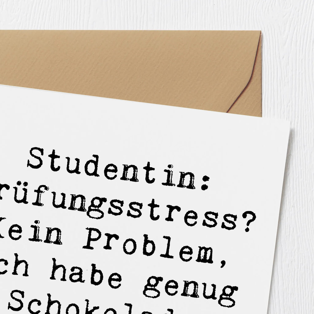 Deluxe Karte Spruch Studentin: Prüfungsstress? Kein Problem, ich habe genug Schokolade gehamstert! Hochwertige Klappkarte, Klappkarte, Hochwertige Grußkarte, Karte, Glückwunschkarte, Einladungskarte, Geburtstagskarte, Grußkarte, Hochzeitskarte, Beruf, Ausbildung, Jubiläum, Abschied, Rente, Kollege, Kollegin, Geschenk, Schenken, Arbeitskollege, Mitarbeiter, Firma, Danke, Dankeschön