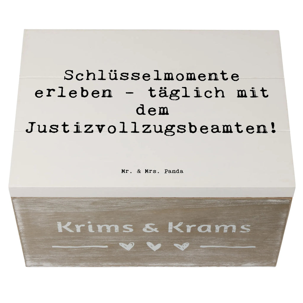 Holzkiste Spruch Schlüsselmomente erleben - täglich mit dem Justizvollzugsbeamten! Schatzkiste, Kiste, Truhe, Erinnerungsbox, Schatulle, Erinnerungskiste, Geschenkdose, Holzkiste, Aufbewahrungsbox, XXL, Geschenkbox, Dekokiste, Beruf, Ausbildung, Jubiläum, Abschied, Rente, Kollege, Kollegin, Geschenk, Schenken, Arbeitskollege, Mitarbeiter, Firma, Danke, Dankeschön
