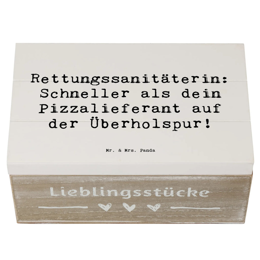 Holzkiste Spruch Rettungssanitäterin: Schneller als dein Pizzalieferant auf der Überholspur! Geschenkdose, Kiste, Dekokiste, Truhe, XXL, Holzkiste, Geschenkbox, Schatzkiste, Erinnerungskiste, Aufbewahrungsbox, Erinnerungsbox, Schatulle, Beruf, Ausbildung, Jubiläum, Abschied, Rente, Kollege, Kollegin, Geschenk, Schenken, Arbeitskollege, Mitarbeiter, Firma, Danke, Dankeschön