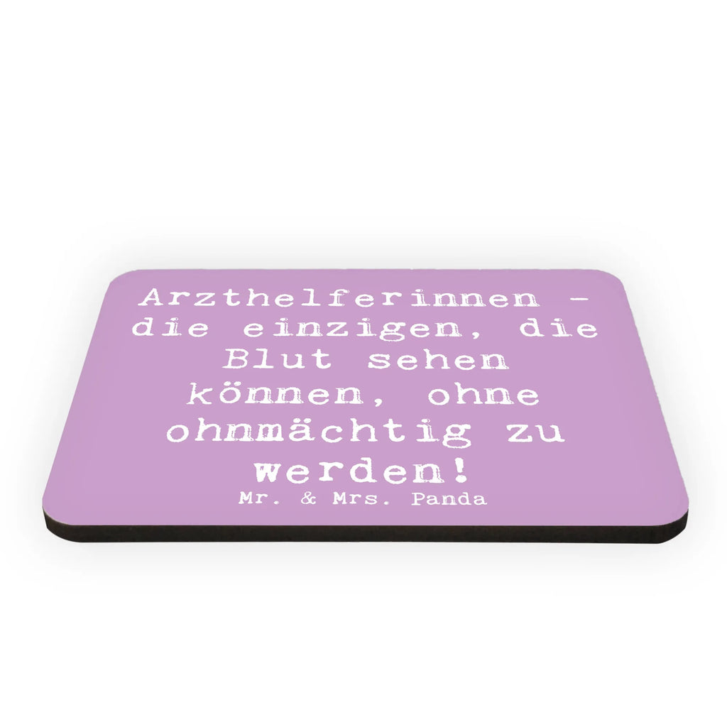 Magnet Saying Arzthelferinnen - die einzigen, die Blut sehen können, ohne ohnmächtig zu werden! Pinnwandmagnet, Motivmagnete, Whiteboard Magnet, Kühlschrank Dekoration, Souvenir Magnet, Notiz Magnet, Kühlschrankmagnet, Dekomagnet, Beruf, Ausbildung, Jubiläum, Abschied, Rente, Kollege, Kollegin, Geschenk, Schenken, Arbeitskollege, Mitarbeiter, Firma, Danke, Dankeschön