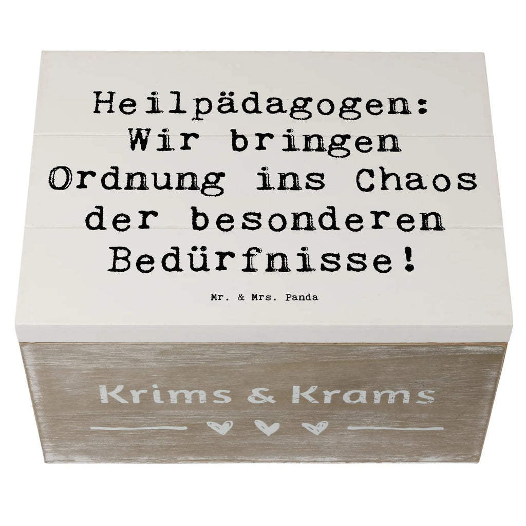 Holzkiste Spruch Heilpädagogin Chaosordnung Holzkiste, Erinnerungsbox, XXL, Geschenkdose, Schatulle, Aufbewahrungsbox, Erinnerungskiste, Geschenkbox, Dekokiste, Truhe, Kiste, Schatzkiste, Beruf, Ausbildung, Jubiläum, Abschied, Rente, Kollege, Kollegin, Geschenk, Schenken, Arbeitskollege, Mitarbeiter, Firma, Danke, Dankeschön