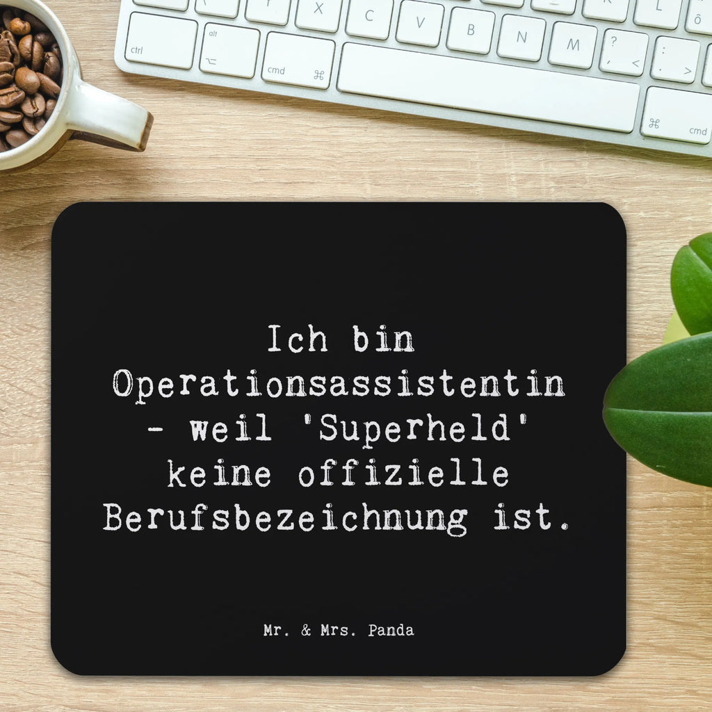 Mouse mat Saying Ich bin Operationsassistentin - weil 'Superheld' keine offizielle Berufsbezeichnung ist. PC Zubehör, Designer Mauspad, Mauspad, Computer zubehör, Einzigartiges Mauspad, Mausunterlage, Mauspad Büro, Büroausstattung, Arbeitszimmer, Mousepad, Beruf, Ausbildung, Jubiläum, Abschied, Rente, Kollege, Kollegin, Geschenk, Schenken, Arbeitskollege, Mitarbeiter, Firma, Danke, Dankeschön