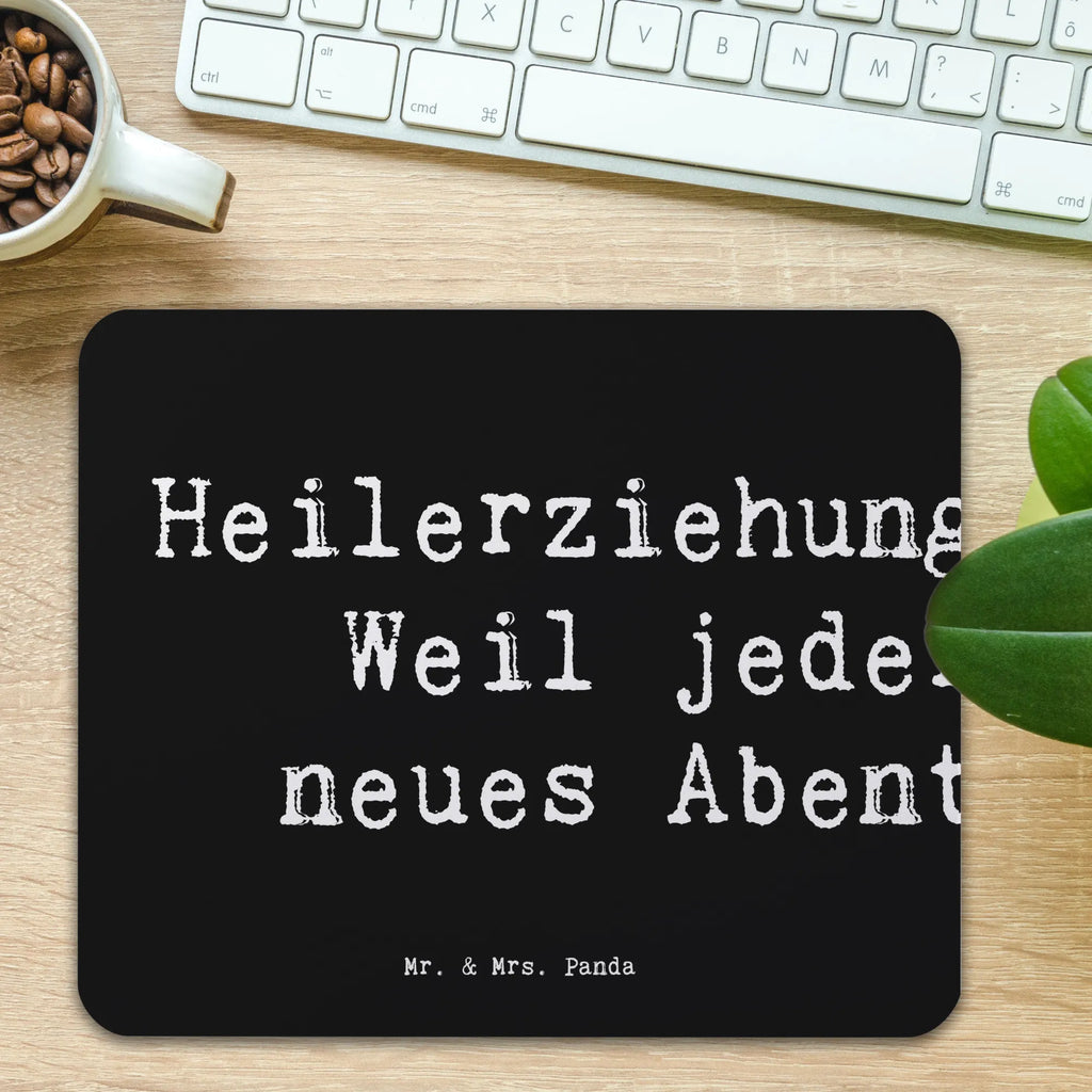 Mauspad Spruch Heilerziehungspflegerin Abenteuer Mausunterlage, Mauspad, Designer Mauspad, Einzigartiges Mauspad, Mauspad Büro, Arbeitszimmer, Büroausstattung, Mousepad, Computer zubehör, PC Zubehör, Beruf, Ausbildung, Jubiläum, Abschied, Rente, Kollege, Kollegin, Geschenk, Schenken, Arbeitskollege, Mitarbeiter, Firma, Danke, Dankeschön