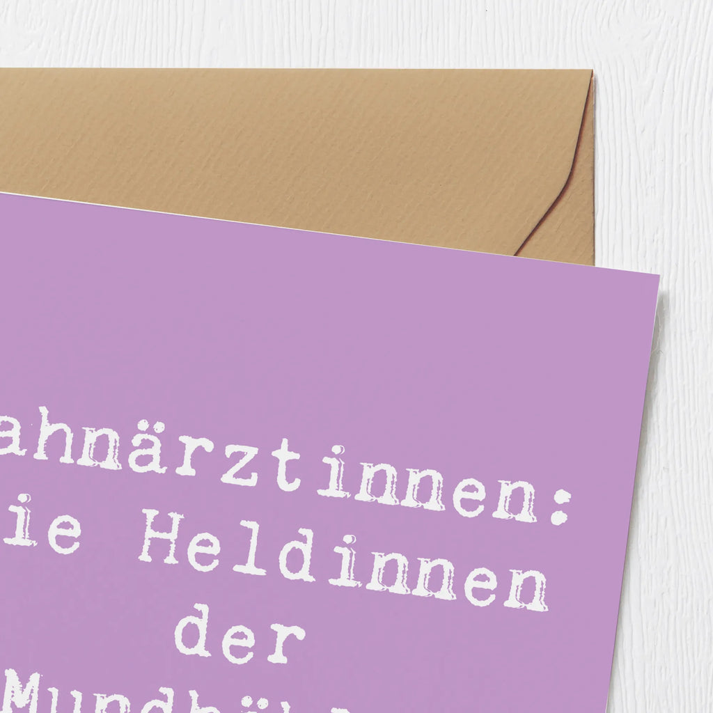 Deluxe Karte Spruch Zahnärztin Heldin Geburtstagskarte, Einladungskarte, Hochzeitskarte, Glückwunschkarte, Hochwertige Klappkarte, Grußkarte, Karte, Hochwertige Grußkarte, Klappkarte, Beruf, Ausbildung, Jubiläum, Abschied, Rente, Kollege, Kollegin, Geschenk, Schenken, Arbeitskollege, Mitarbeiter, Firma, Danke, Dankeschön