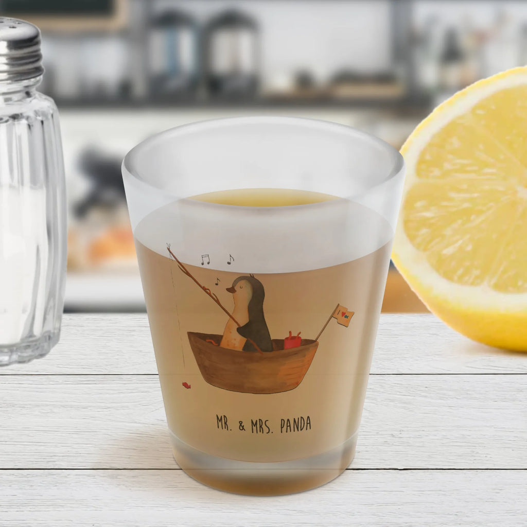 Schnapsglas Pinguin Angelboot Schnapsglas, Kurzen Glas, Schnapsgläser, Stamperl, Likör Glas, Shot Glas, Shotglas, Shotgläser, Kurze Gläser, Likör Gläser, Lustige Schnapsgläser, Ausgefallene Schnapsgläser, Likörglas, Likörgläser, Pinguin, genießen, Neustart, Boot, Angeln, Motivation, Pinguine, Lebenslust, Scheidung, Neuanfang, Trennung, Geschenkidee Liebeskummer, Leben, Angelboot