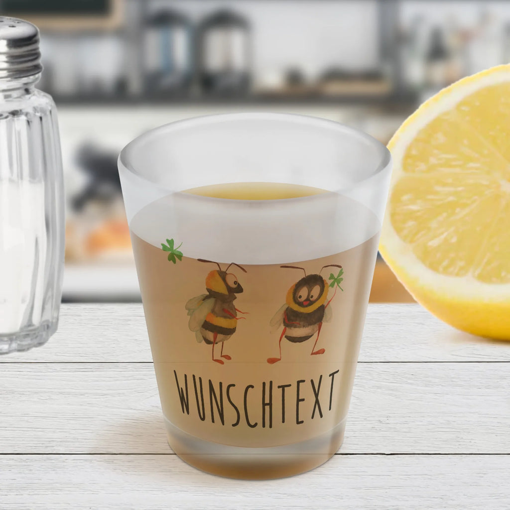 Personalisiertes Schnapsglas Bienen Paar Schnapsglas Geschenk, Personalisiertes Schnapsglas, Schnapsglas mit Name, Schnapsglas zum Umhängen mit Namen, Schnapsgläser personalisiert, personalisierte Schnapsgläser, Schnapsglas Hochzeit, Schnapsglas mit Namen, Shot Gläser personalisieren, personalisierte Pinnchen, Schnapsglas personalisieren, Liebe, Partner, Freund, Freundin, Ehemann, Ehefrau, Heiraten, Verlobung, Heiratsantrag, Liebesgeschenk, Jahrestag, Hocheitstag, Liebesbeweis, für Männer, Geschenk für Freundin, Geschenk für Frauen, Valentinstag, Hochzeitstag, verliebte Schildkröten, Geschenk für Partner, für Ehemann, Schildkröten, Mitbringsel