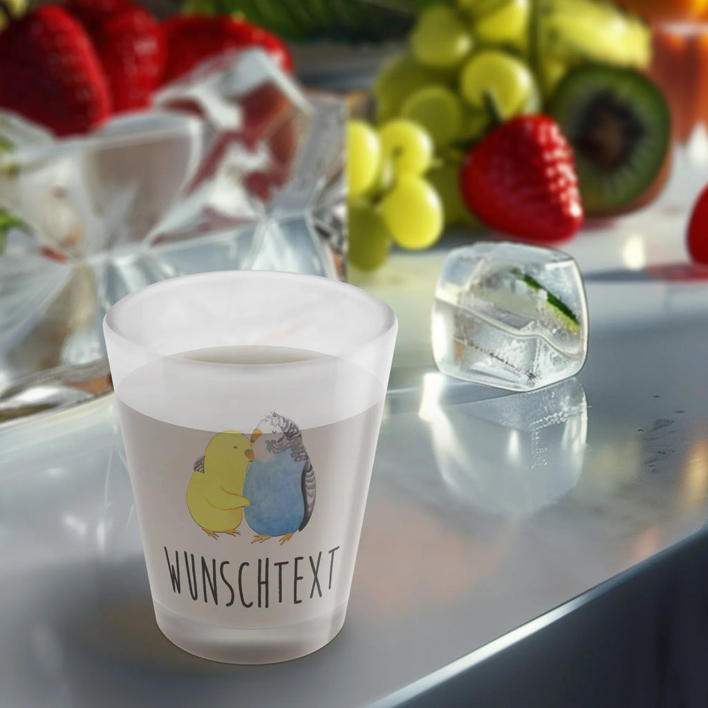 Personalised Shot Glass Parakeets in love Schnapsglas mit Namen, Schnapsglas Hochzeit, Schnapsgläser personalisiert, Schnapsglas mit Name, Schnapsglas zum Umhängen mit Namen, personalisierte Pinnchen, Schnapsglas Geschenk, Schnapsglas personalisieren, personalisierte Schnapsgläser, Shot Gläser personalisieren, Personalisiertes Schnapsglas, Liebe, Partner, Freund, Freundin, Ehemann, Ehefrau, Heiraten, Verlobung, Heiratsantrag, Liebesgeschenk, Jahrestag, Hocheitstag, Vertrauen, Wellensittich, Nähe, Vögel, Kuscheln