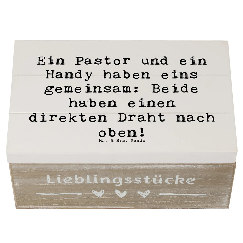 Holzkiste Spruch Ein Pastor und ein Handy haben eins gemeinsam: Beide haben einen direkten Draht nach oben! Erinnerungsbox, Aufbewahrungsbox, Geschenkbox, Dekokiste, Truhe, Schatzkiste, XXL, Holzkiste, Erinnerungskiste, Schatulle, Kiste, Geschenkdose, Beruf, Ausbildung, Jubiläum, Abschied, Rente, Kollege, Kollegin, Geschenk, Schenken, Arbeitskollege, Mitarbeiter, Firma, Danke, Dankeschön