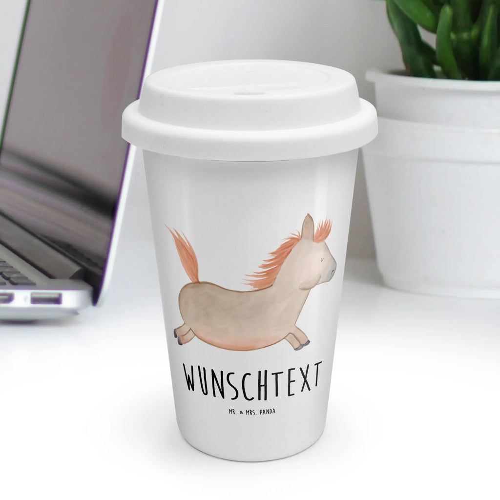Personalisierter To Go Becher Pferd Springen Auslaufsicherer Becher Mit Gravur, Bürobecher Personalisiert, Trinkbecher To Go Mit Wunschtext, Isolierbecher To Go Mit Namen, Reisebecher Mit Namen, Kleiner To Go Becher Mit Wunschtext, Personalisierter To Go Becher, Mehrwegbecher Personalisiert, Becher Für Unterwegs Mit Text, Kaffeebecher To Go Mit Gravur, Bambus Becher To Go Mit Namen, To Go Becher Edelstahl Mit Gravur, Lustiger To Go Becher Mit Text, Doppelwandiger To Go Becher Mit Text, To Go Becher Mit Deckel Und Wunschtext, Großer To Go Becher Mit Gravur, Thermobecher To Go Personalisiert, Glas Becher To Go Mit Gravur, Schulbecher Mit Wunschtext, Becher Mit Spruch Und Namen, Geschenkbecher To Go Personalisiert, To Go Becher Für Damen Mit Wunschtext, Leichter Becher Mit Namen, To Go Becher Für Kinder Mit Namen, To Go Becher Mit Wunschtext, To Go Becher Mit Namen, Coffee To Go Becher Mit Wunschtext, To Go Becher Für Herren Mit Gravur, Auto Becher Mit Namen, To Go Becher Kunststoff Mit Wunschtext, Wiederverwendbarer Becher Mit Namen, Bauernhof, Hoftiere, Landwirt, Landwirtin, Pferdestall, Pferdebesitzer, Pferd, Pony, reiten, ausreiten, Stall, Pferde