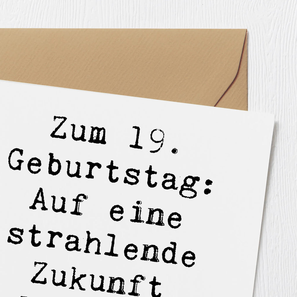 Deluxe Card Saying Zum 19. Geburtstag: Auf eine strahlende Zukunft voller Glück und Erfolg! Hochzeitskarte, Hochwertige Klappkarte, Geburtstagskarte, Grußkarte, Hochwertige Grußkarte, Einladungskarte, Karte, Klappkarte, Glückwunschkarte, Geburtstag, Geburtstagsgeschenk, Geschenk
