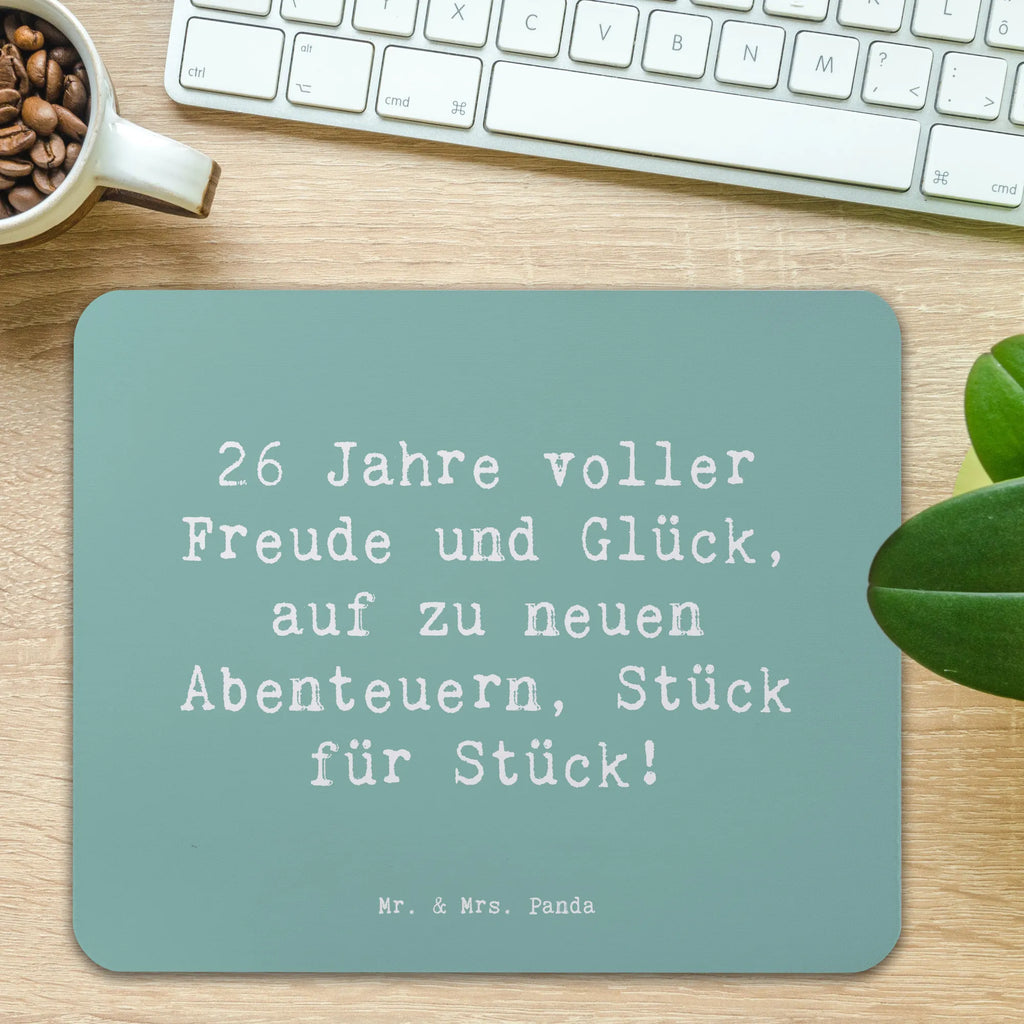 Mouse mat Saying 26 Jahre voller Freude und Glück, auf zu neuen Abenteuern, Stück für Stück! Arbeitszimmer, Mausunterlage, Einzigartiges Mauspad, PC Zubehör, Designer Mauspad, Mousepad, Mauspad Büro, Büroausstattung, Computer zubehör, Mauspad, Geburtstag, Geburtstagsgeschenk, Geschenk