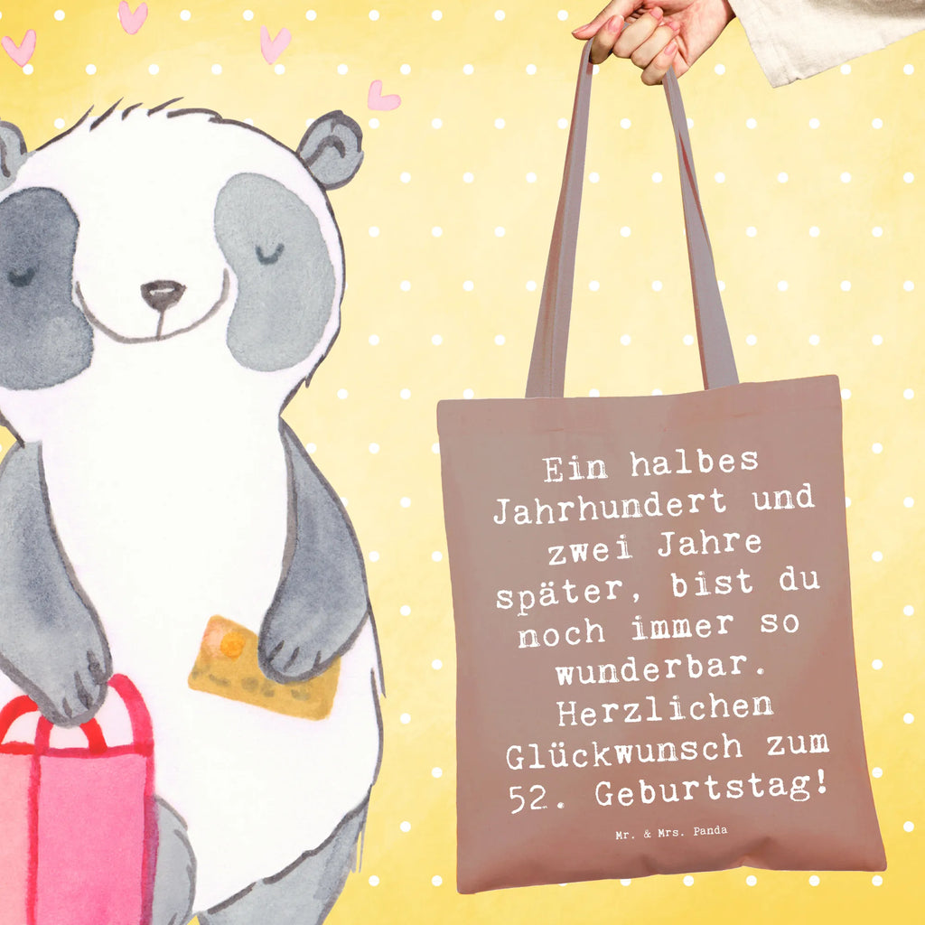 Tote bag Saying Ein halbes Jahrhundert und zwei Jahre später, bist du noch immer so wunderbar. Herzlichen Glückwunsch zum 52. Geburtstag! Beuteltasche, Beutel, Einkaufstasche, Jutebeutel, Stoffbeutel, Tasche, Shopper, Umhängetasche, Strandtasche, Schultertasche, Stofftasche, Tragetasche, Badetasche, Jutetasche, Einkaufstüte, Laptoptasche, Geburtstag, Geburtstagsgeschenk, Geschenk