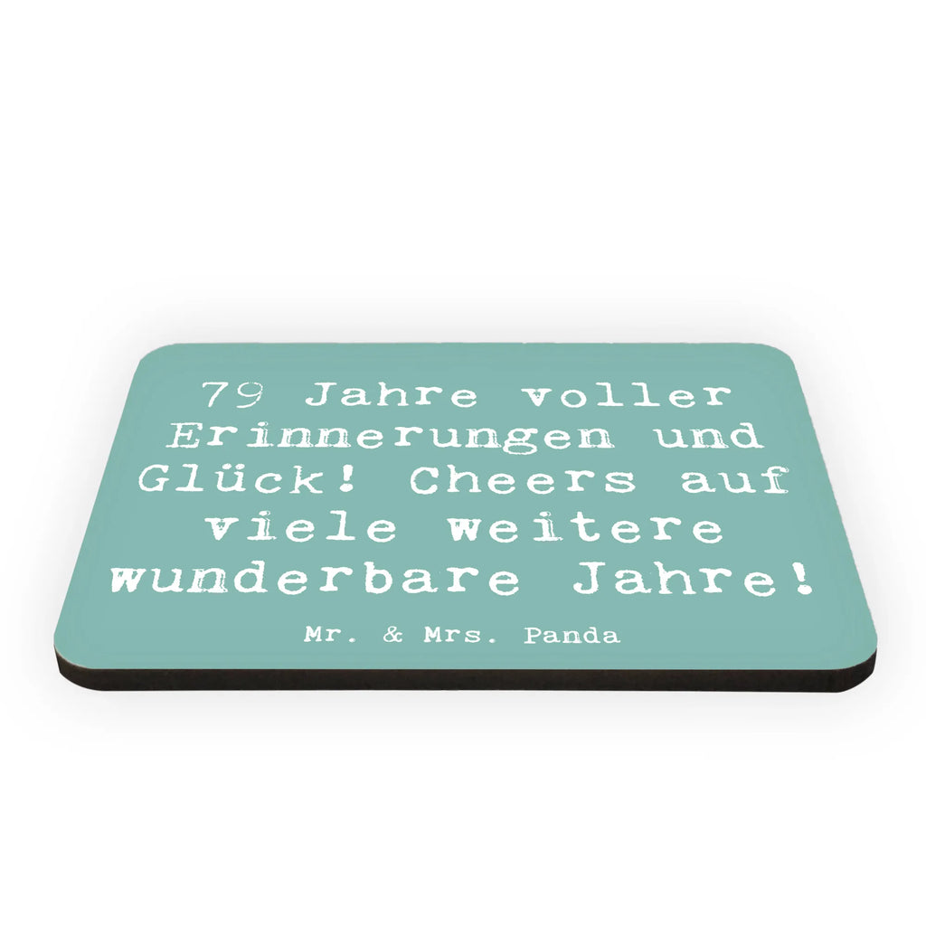 Magnet Saying 79 Jahre voller Erinnerungen und Glück! Cheers auf viele weitere wunderbare Jahre! Motivmagnete, Kühlschrankmagnet, Kühlschrank Dekoration, Dekomagnet, Souvenir Magnet, Notiz Magnet, Pinnwandmagnet, Whiteboard Magnet, Geburtstag, Geburtstagsgeschenk, Geschenk