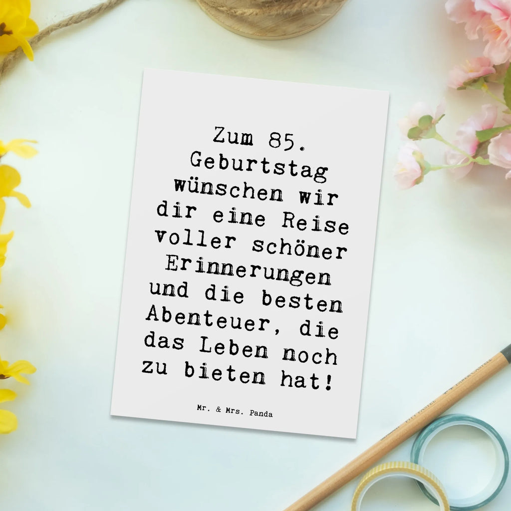 Postcard Saying Zum 85. Geburtstag wünschen wir dir eine Reise voller schöner Erinnerungen und die besten Abenteuer, die das Leben noch zu bieten hat! Postkarte, Einladungskarte, Karte, Grußkarte, Ansichtskarte, Geschenkkarte, Einladung, Dankeskarte, Ansichtskarten, Geburtstagskarte, Einladungskarten Geburtstag, Einladung Geburtstag, Geburtstag, Geburtstagsgeschenk, Geschenk