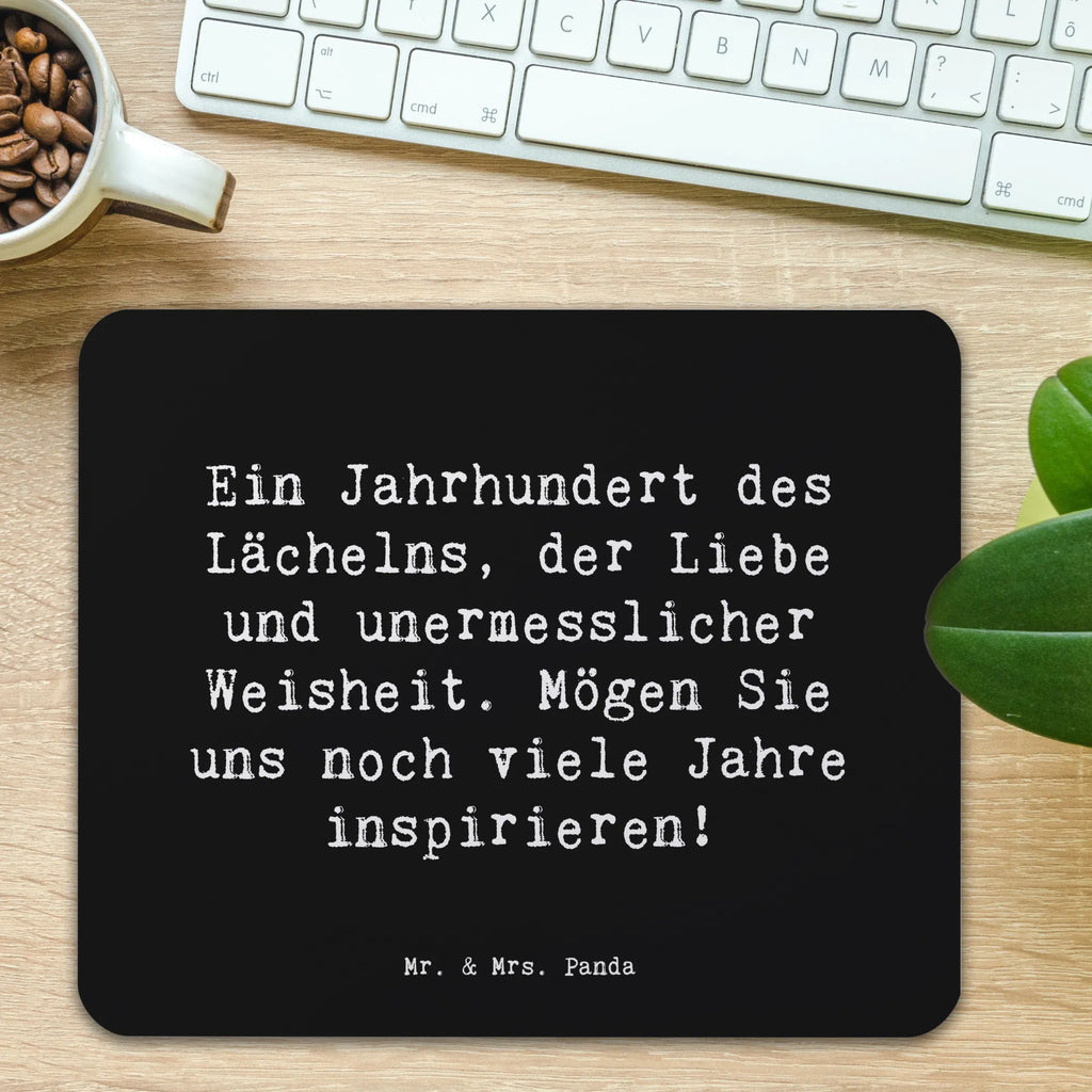 Mouse mat Saying Ein Jahrhundert des Lächelns, der Liebe und unermesslicher Weisheit. Mögen Sie uns noch viele Jahre inspirieren! Designer Mauspad, Mausunterlage, Einzigartiges Mauspad, Büroausstattung, Arbeitszimmer, Mousepad, Mauspad, PC Zubehör, Computer zubehör, Mauspad Büro, Geburtstag, Geburtstagsgeschenk, Geschenk