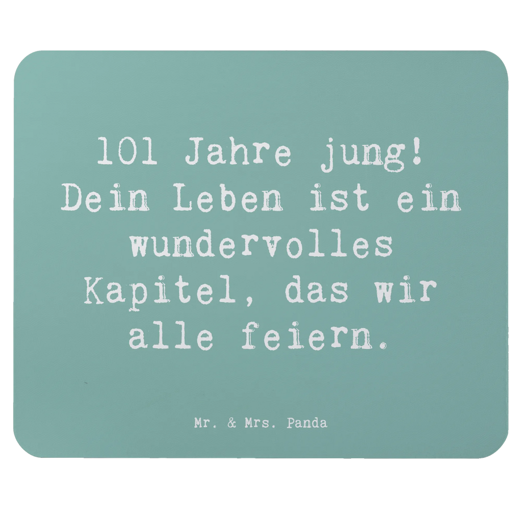 Mouse mat Saying 101 Jahre jung! Dein Leben ist ein wundervolles Kapitel, das wir alle feiern. Arbeitszimmer, PC Zubehör, Mausunterlage, Mousepad, Mauspad, Einzigartiges Mauspad, Computer zubehör, Designer Mauspad, Mauspad Büro, Büroausstattung, Geburtstag, Geburtstagsgeschenk, Geschenk