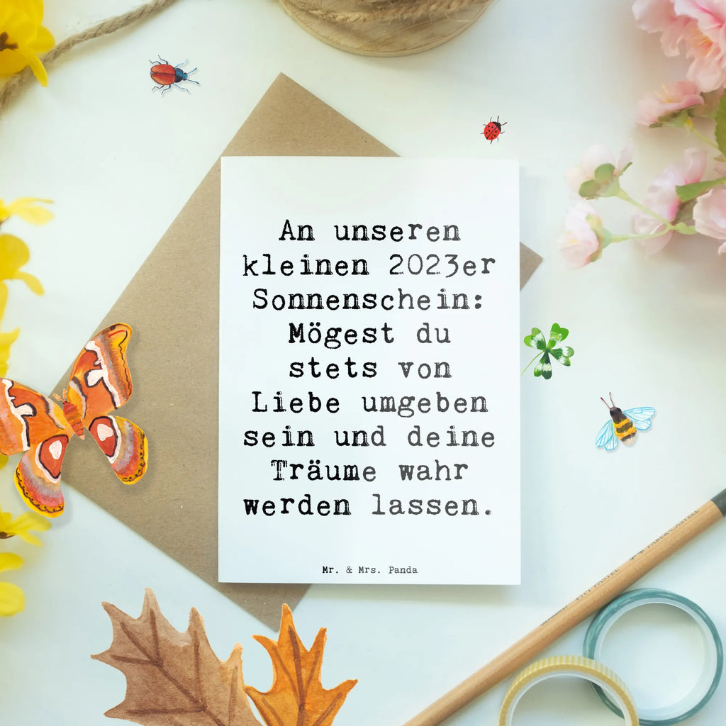 Greetings card Saying An unseren kleinen 2023er Sonnenschein: Mögest du stets von Liebe umgeben sein und deine Träume wahr werden lassen. Glückwunschkarte, Grußkarte, Einladungskarte, Hochzeitskarte, Ansichtskarten, Geburtstagskarte, Karte, Klappkarte, Geburtstag, Geburtstagsgeschenk, Geschenk