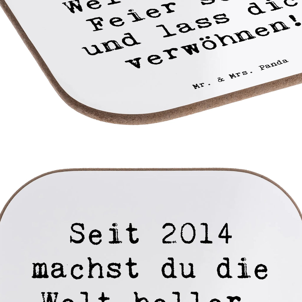 Square coaster Saying Seit 2014 machst du die Welt heller. Feier schön und lass dich verwöhnen! Untersetzer Gläser, Bierdeckel, Glasuntersetzer, Tassen Untersetzer, Untersetzer Design, Untersetzer, Getränkeuntersetzer, Untersetzer für Gläser, Holzuntersetzer, Untersetzer Holz, Untersetzer aus Holz, Korkuntersetzer, Geburtstag, Geburtstagsgeschenk, Geschenk