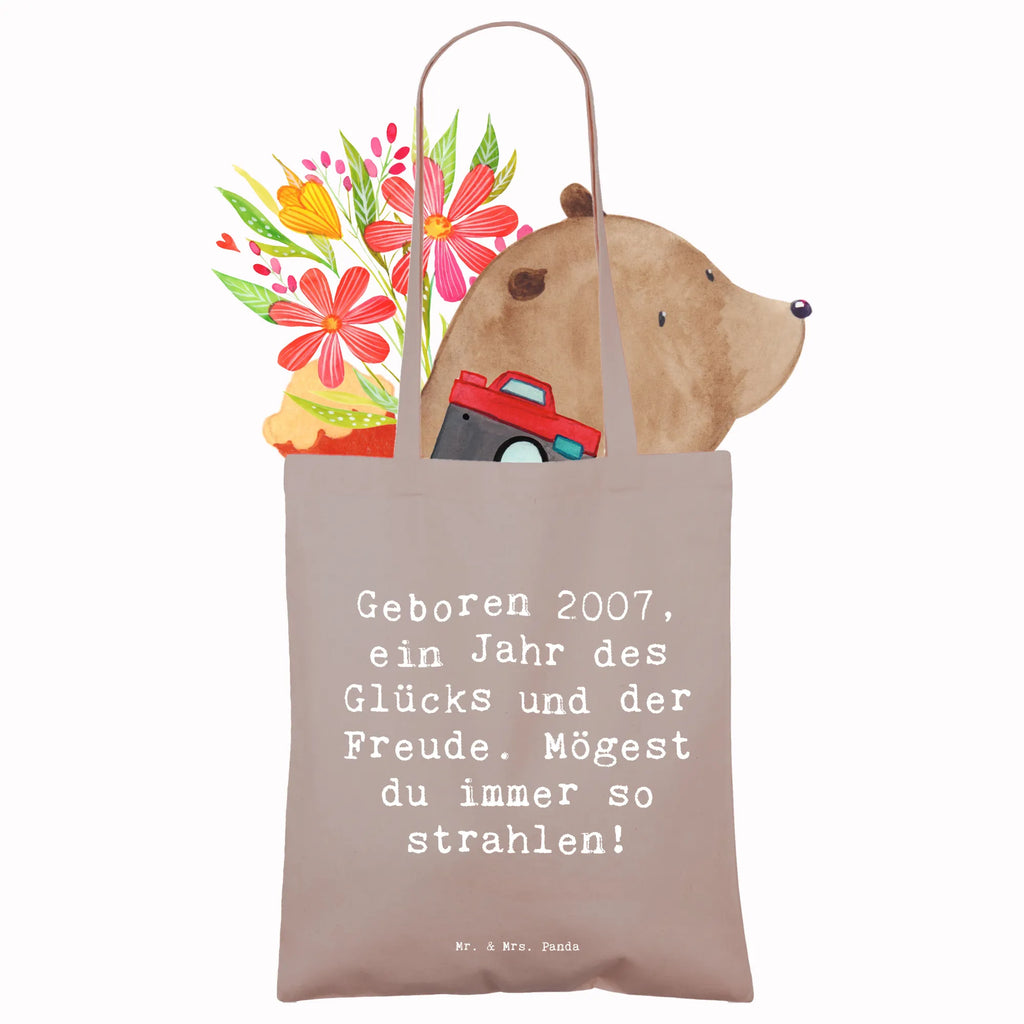 Tote bag Saying Geboren 2007, ein Jahr des Glücks und der Freude. Mögest du immer so strahlen! Stofftasche, Stoffbeutel, Umhängetasche, Schultertasche, Badetasche, Einkaufstasche, Shopper, Einkaufstüte, Beuteltasche, Strandtasche, Beutel, Laptoptasche, Jutebeutel, Tasche, Tragetasche, Jutetasche, Geburtstag, Geburtstagsgeschenk, Geschenk