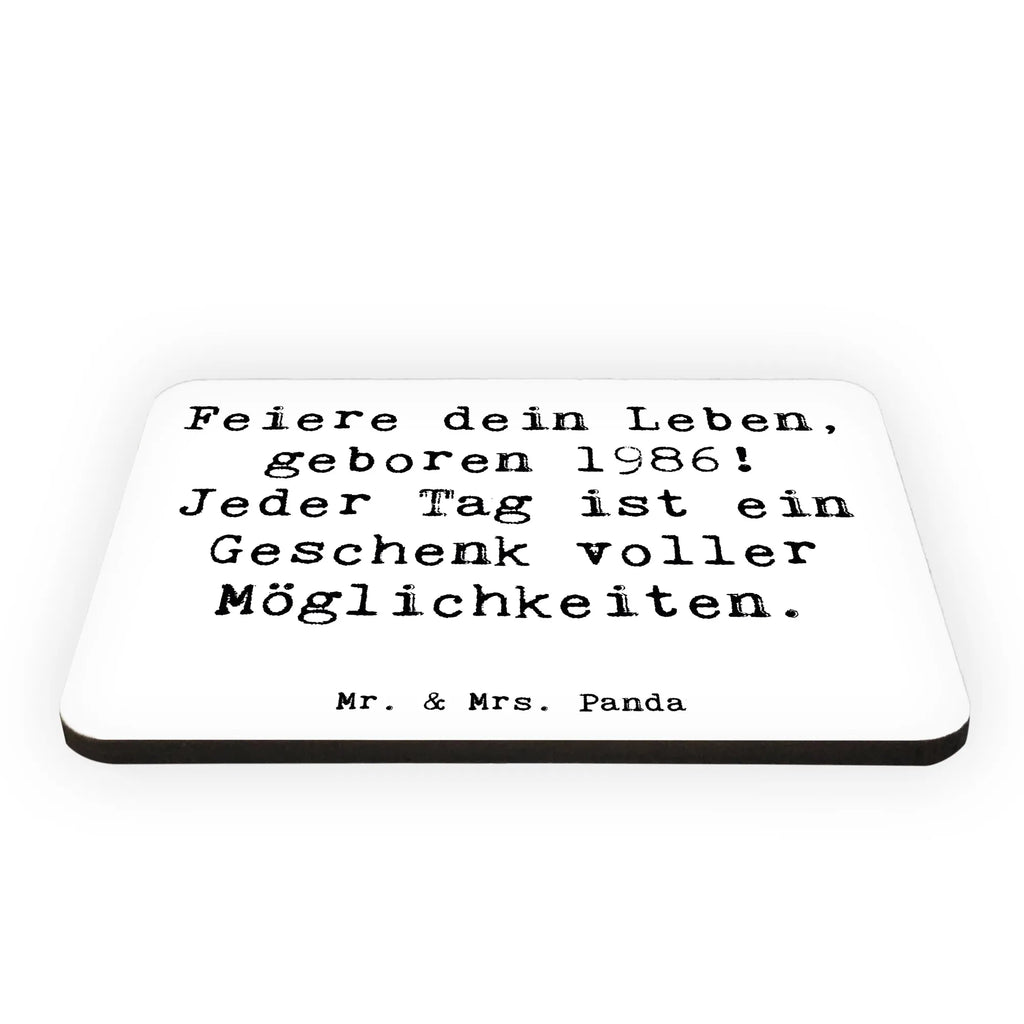 Magnet Saying Feiere dein Leben, geboren 1986! Jeder Tag ist ein Geschenk voller Möglichkeiten. Pinnwandmagnet, Souvenir Magnet, Notiz Magnet, Kühlschrank Dekoration, Whiteboard Magnet, Kühlschrankmagnet, Dekomagnet, Motivmagnete, Geburtstag, Geburtstagsgeschenk, Geschenk