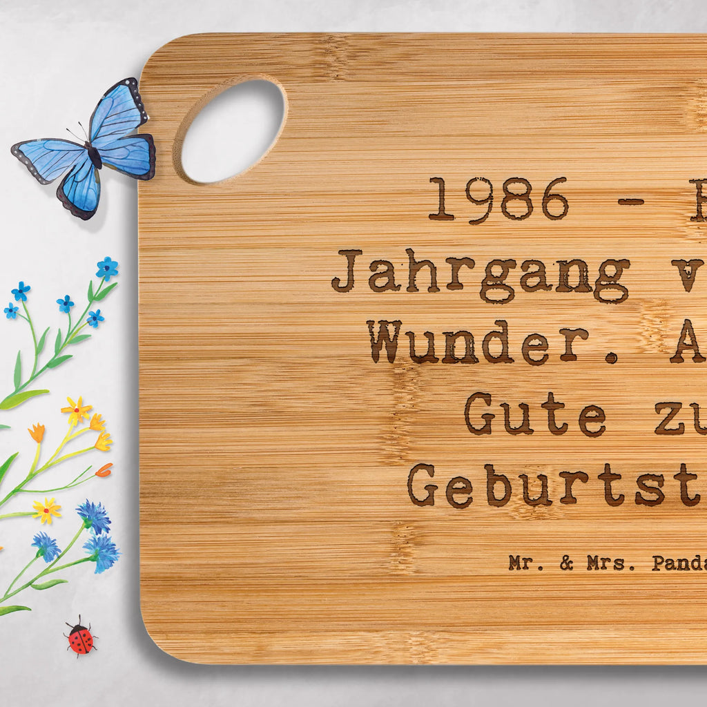 Bamboo chopping board Saying 1986 - Ein Jahrgang voller Wunder. Alles Gute zum Geburtstag! slices, breakfast board, breakfast, kitchen board, kitchen, carving board, solid, wood, cutting block, engraving, nature, board, dulcimer, bamboo, cutting board, robust, Birthday, celebration, party, birthday party, friends, family, birthday wish, birthday present, birthday cards, 18th birthday, 30th birthday, 40th, 50th, 60th, 70th, 80th, 90th, 90th., gift ideas, gifts for girlfriend, boyfriend, mom, dad, brother, sister, congratulations, funny, sayings, 1 year, money gifts, guest gifts, gifts online, gift basket, special gifts, unusual gifts, extraordinary gifts, gift package, original gifts, gift items, special birthday gifts